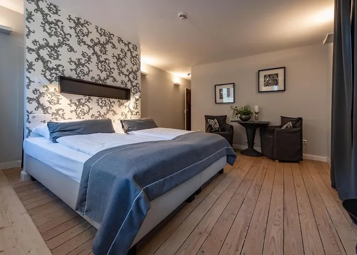 Zur Krone Szálloda *